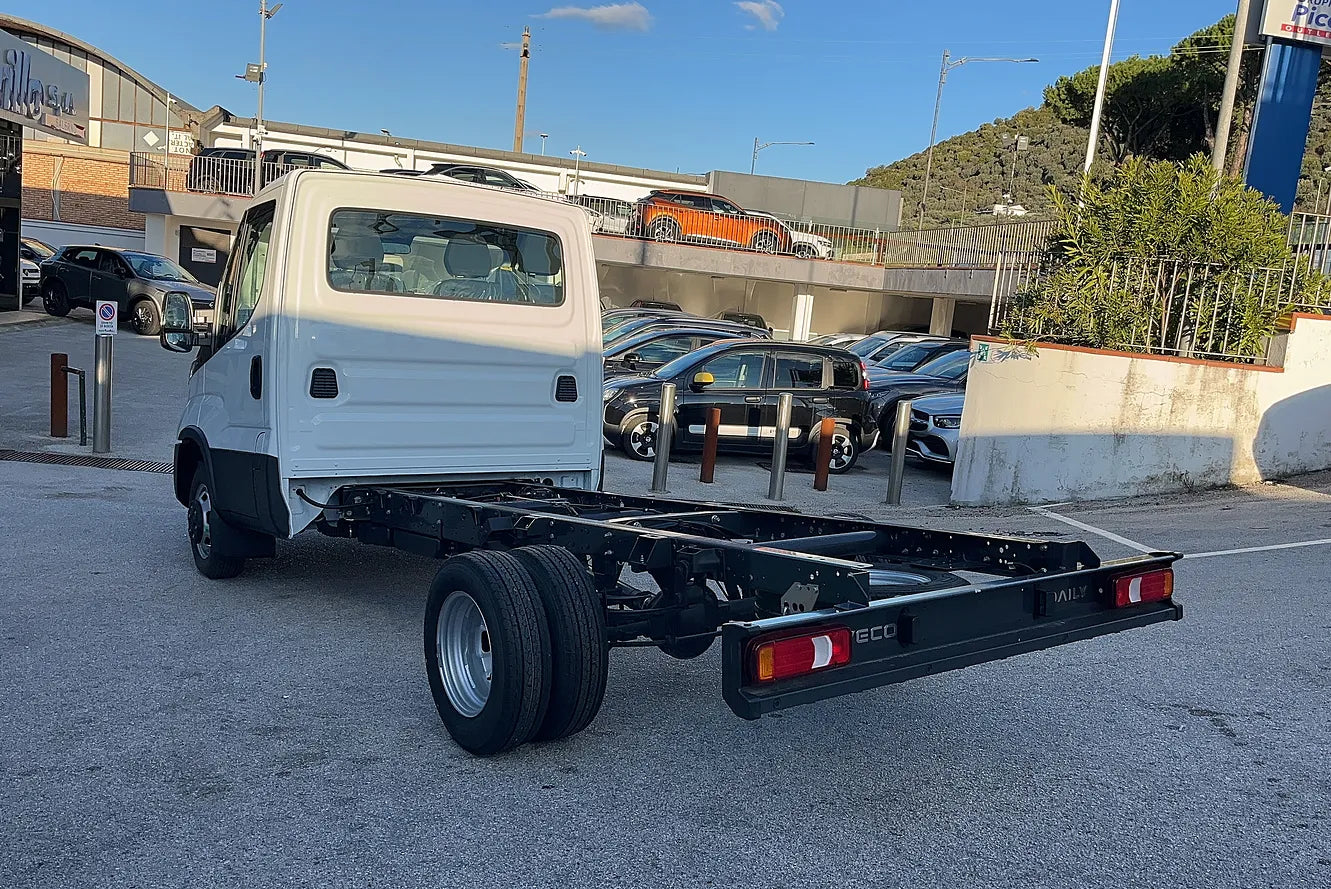 Iveco DAILY Cabinato