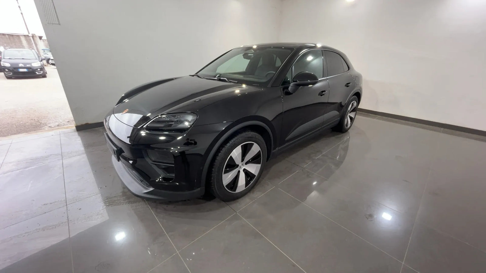Porsche Macan EV