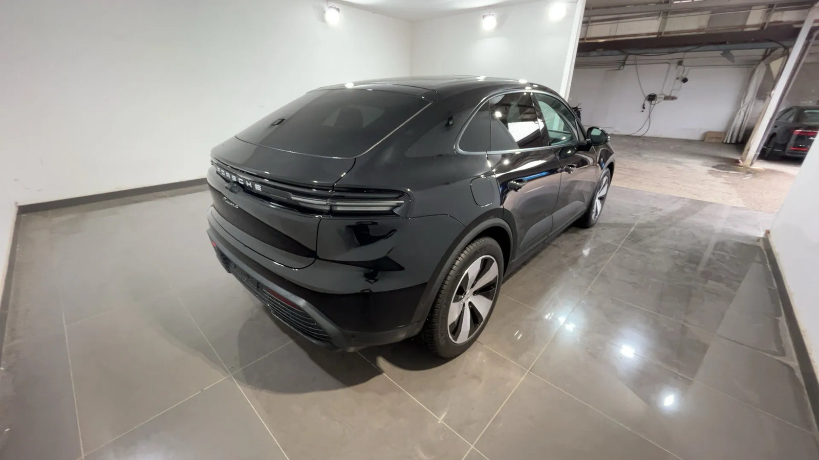 Porsche Macan EV