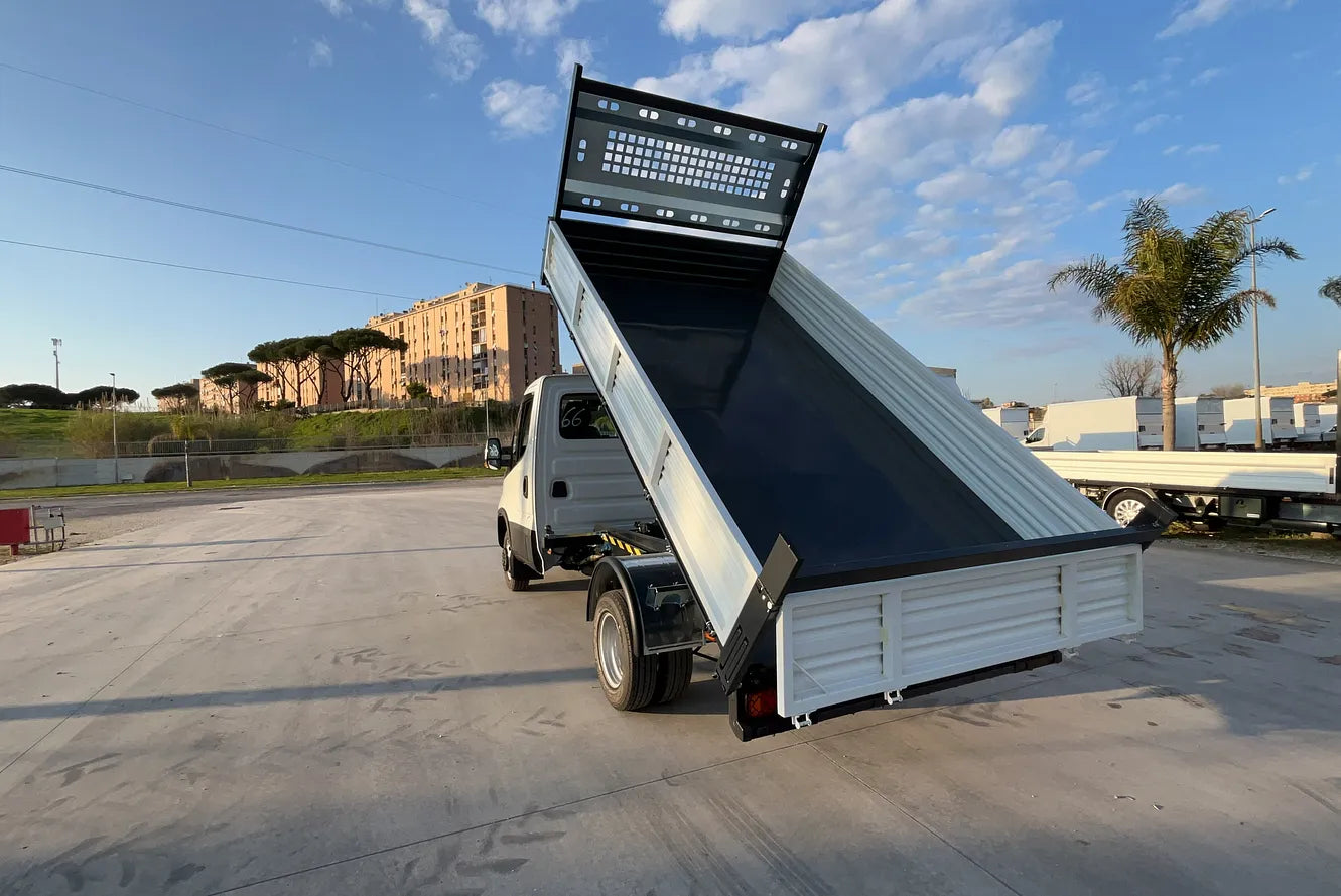 Iveco DAILY Cabinato