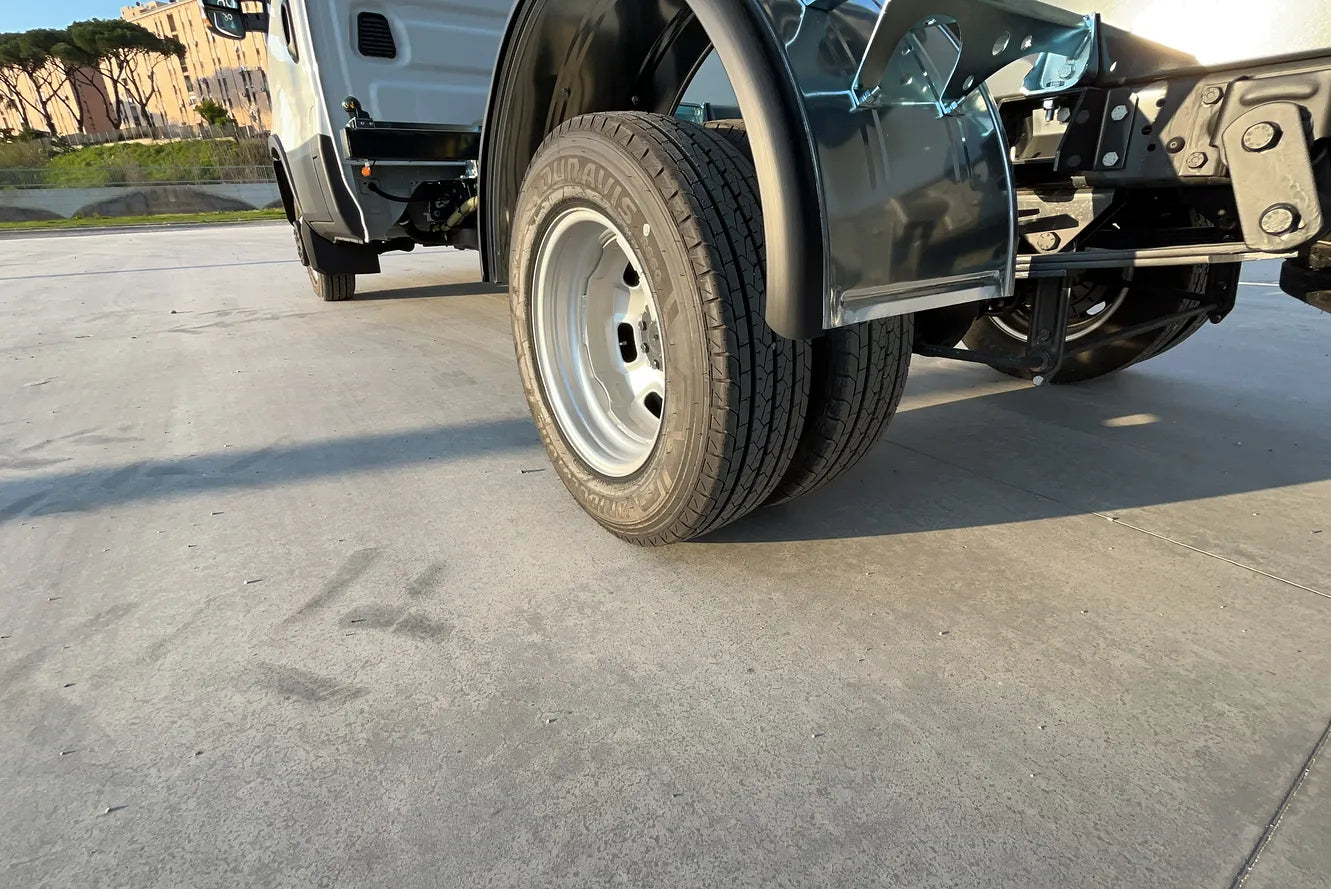 Iveco DAILY Cabinato